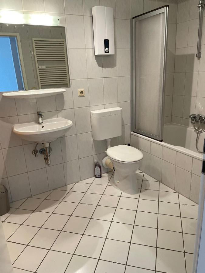 Moeblierte Wohnungen Fuer Monteure Und Arbeiter Saarbrucken Bagian luar foto